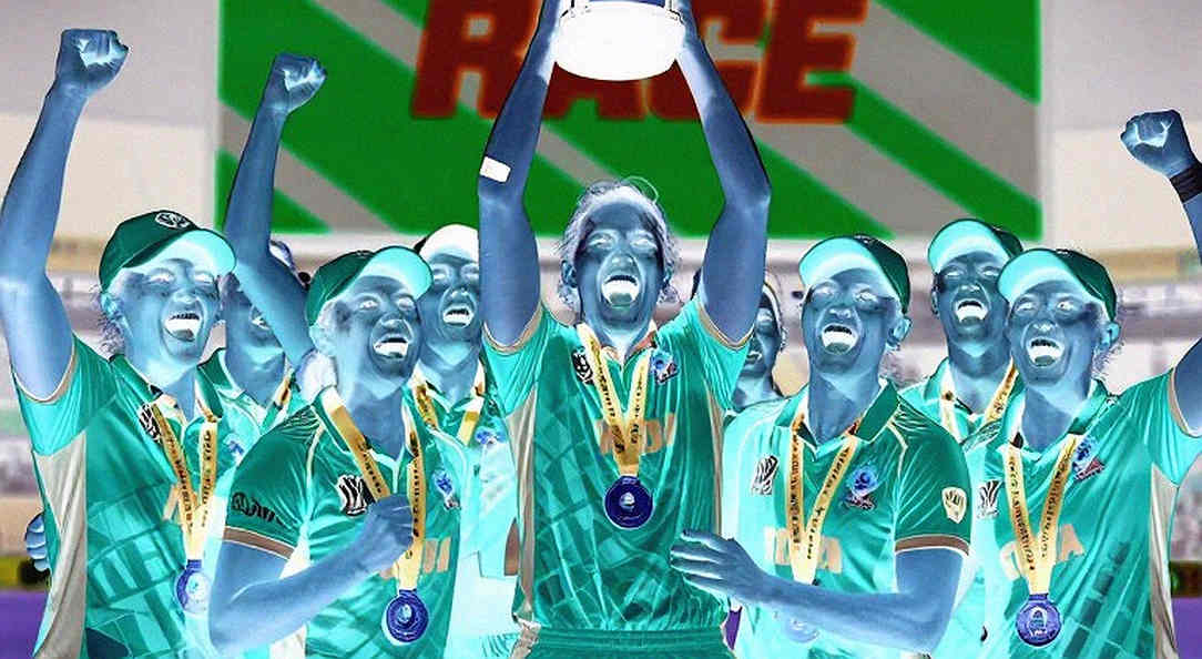 জেদ্দার হাতুড়ি আর এনওসি-র শিকল: ক্রিকেটে দাম আসলে কোথায় ঠিক হয় জেদ্দার হাতুড়ি আর এনওসি-র শিকল: ক্রিকেটে দাম আসলে কোথায় ঠিক হয়
