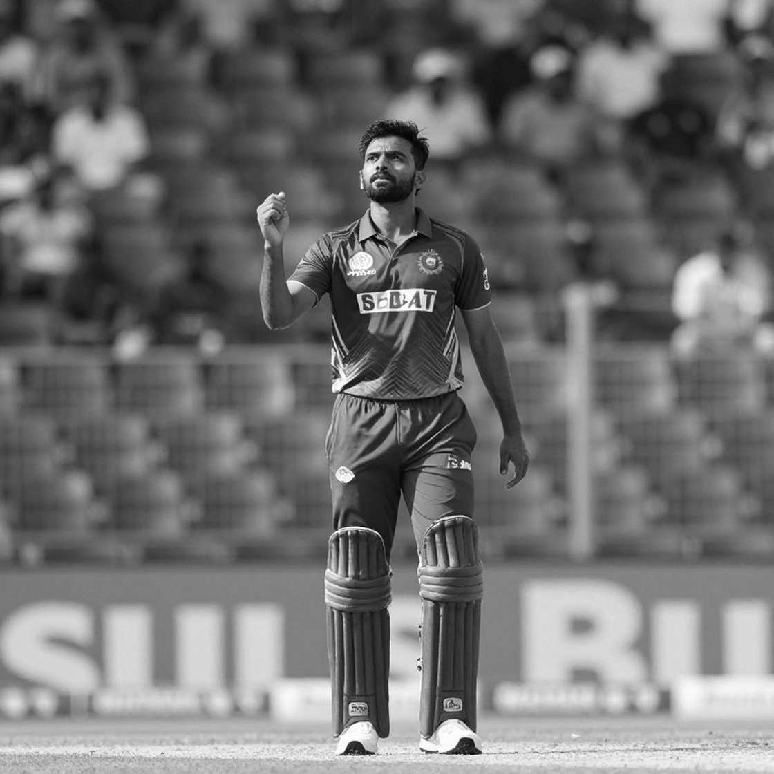 অ্যাশেজের আগে ইংল্যান্ডের আসল ফাটল ব্যাটিংয়ে নয়, বোলিং ওভারলোডে