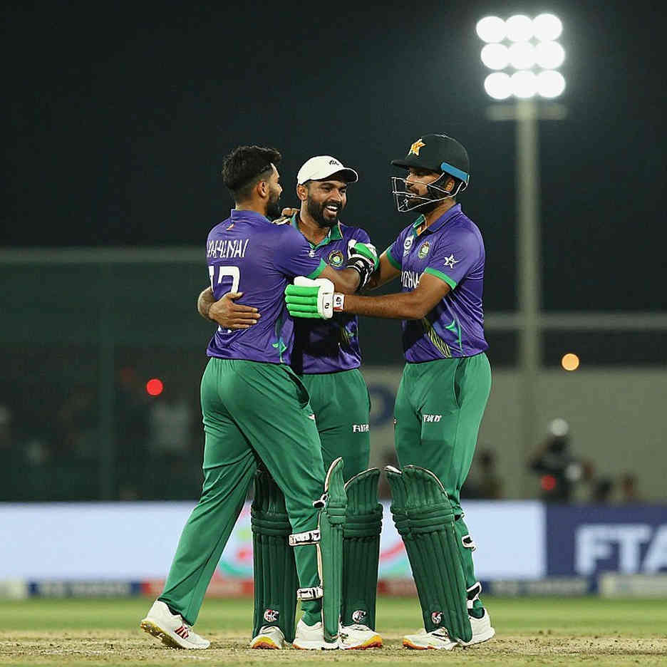 ক্রিকেটের ট্রান্সফার বাজার এখন অন-চেইন: ফ্যান টোকেন, স্মার্ট কন্ট্র্যাক্ট আর স্কাউটের নতুন অঙ্ক
