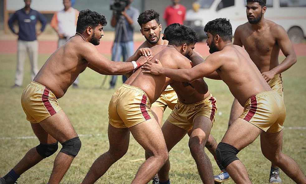 ৪৯-২৪-এর আড়ালে: জাপান ম্যাচের হিসাব যেভাবে ভারতের আসল প্রতিপক্ষের দিকেই আঙুল তুলছে