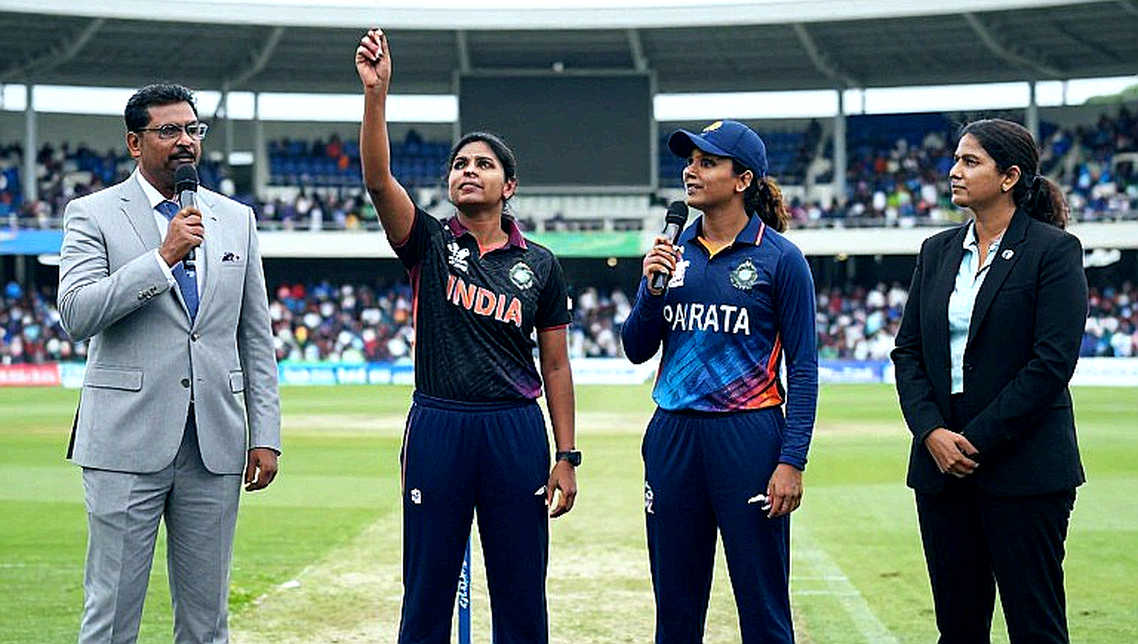 দুবাইয়ের ফাঁকা গ্যালারি: এশিয়া কাপের হিসাবে কে আসলে 'স্বদেশ'? দুবাইয়ের ফাঁকা গ্যালারি: এশিয়া কাপের হিসাবে কে আসলে 'স্বদেশ'?